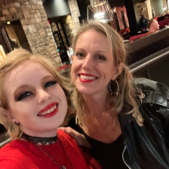 Hey there, it’s me, Taya! - Picture 2 of 16